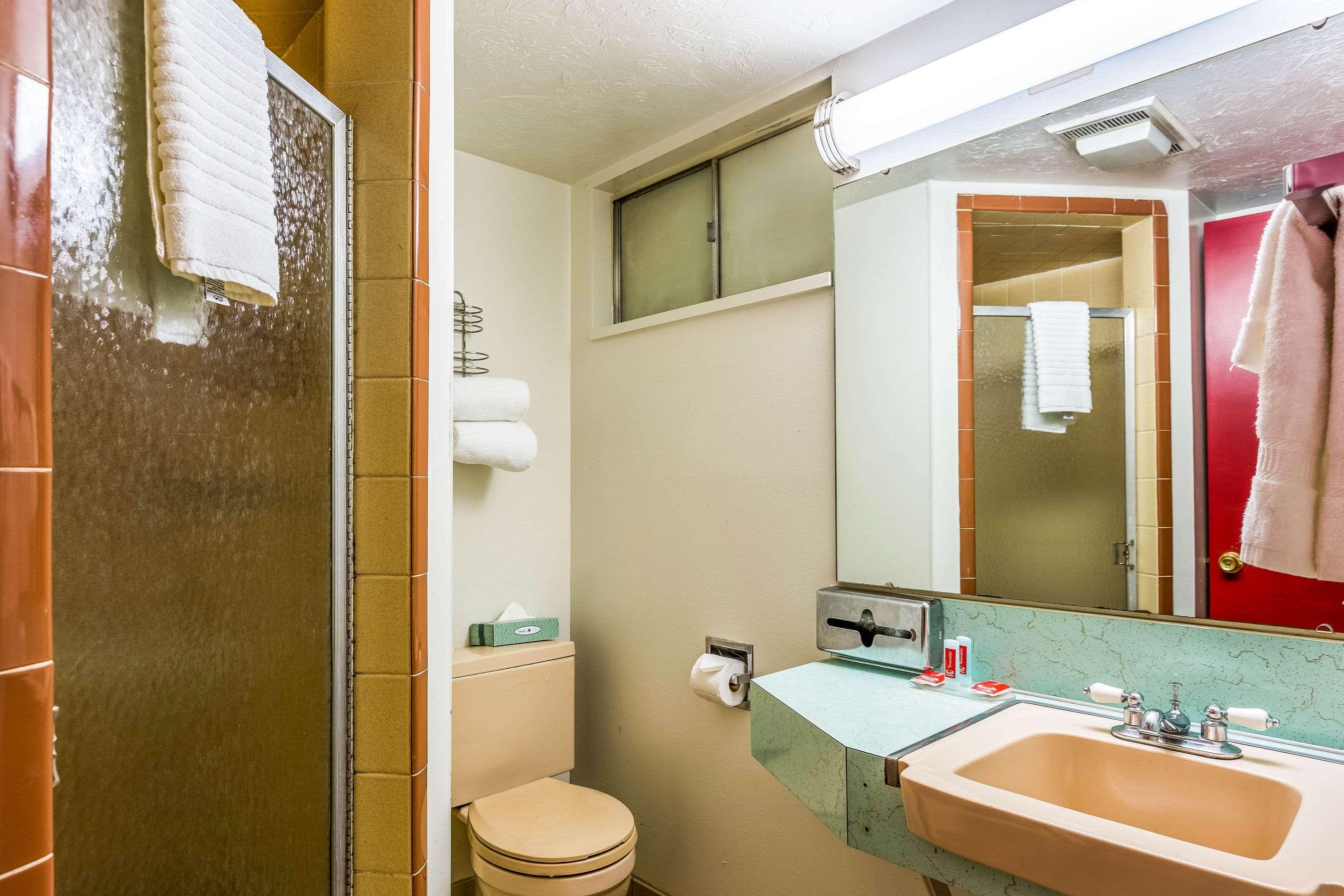 Econo Lodge Near Snake River Idaho Falls Exterior photo