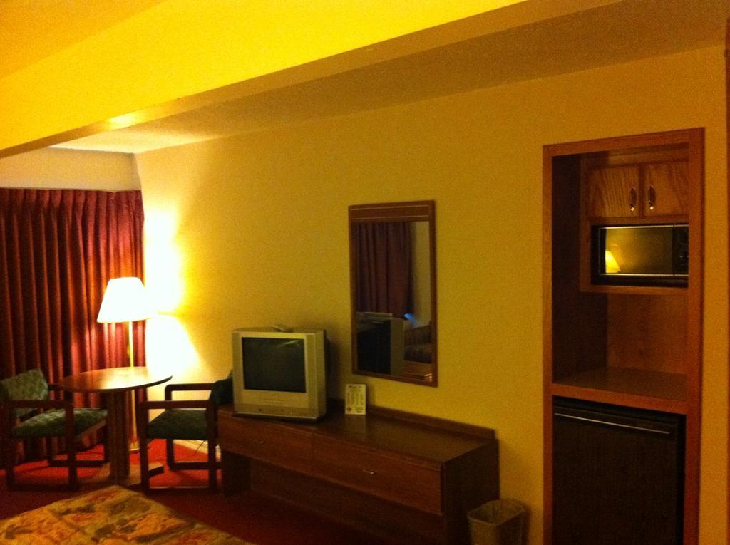 Econo Lodge Near Snake River Idaho Falls Exterior photo